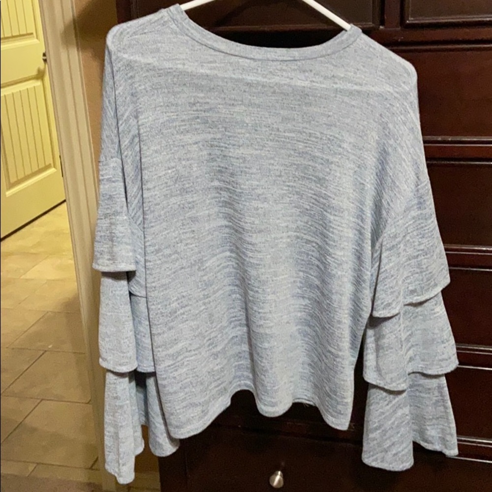 Pullover Top. Euc - image 4